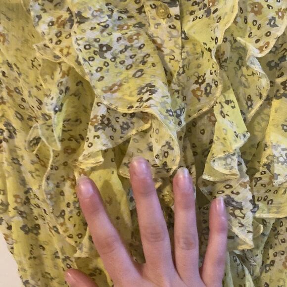 Myths, Sleeveless Yellow Floral Blouse, Buttons down under frills, Size M - Picture 3 of 11